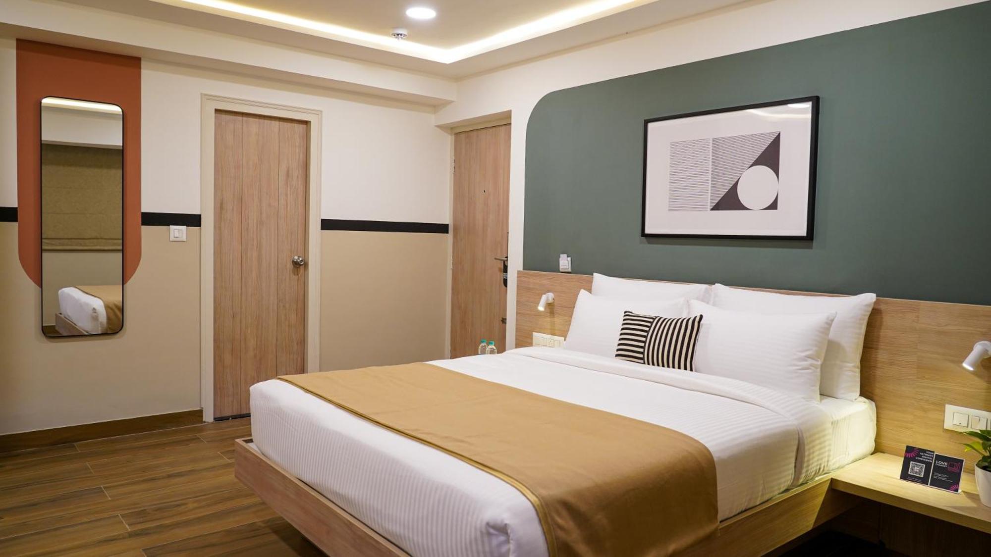 Olive Hotel Millers Road By Embassy Group Bangalore Exteriör bild