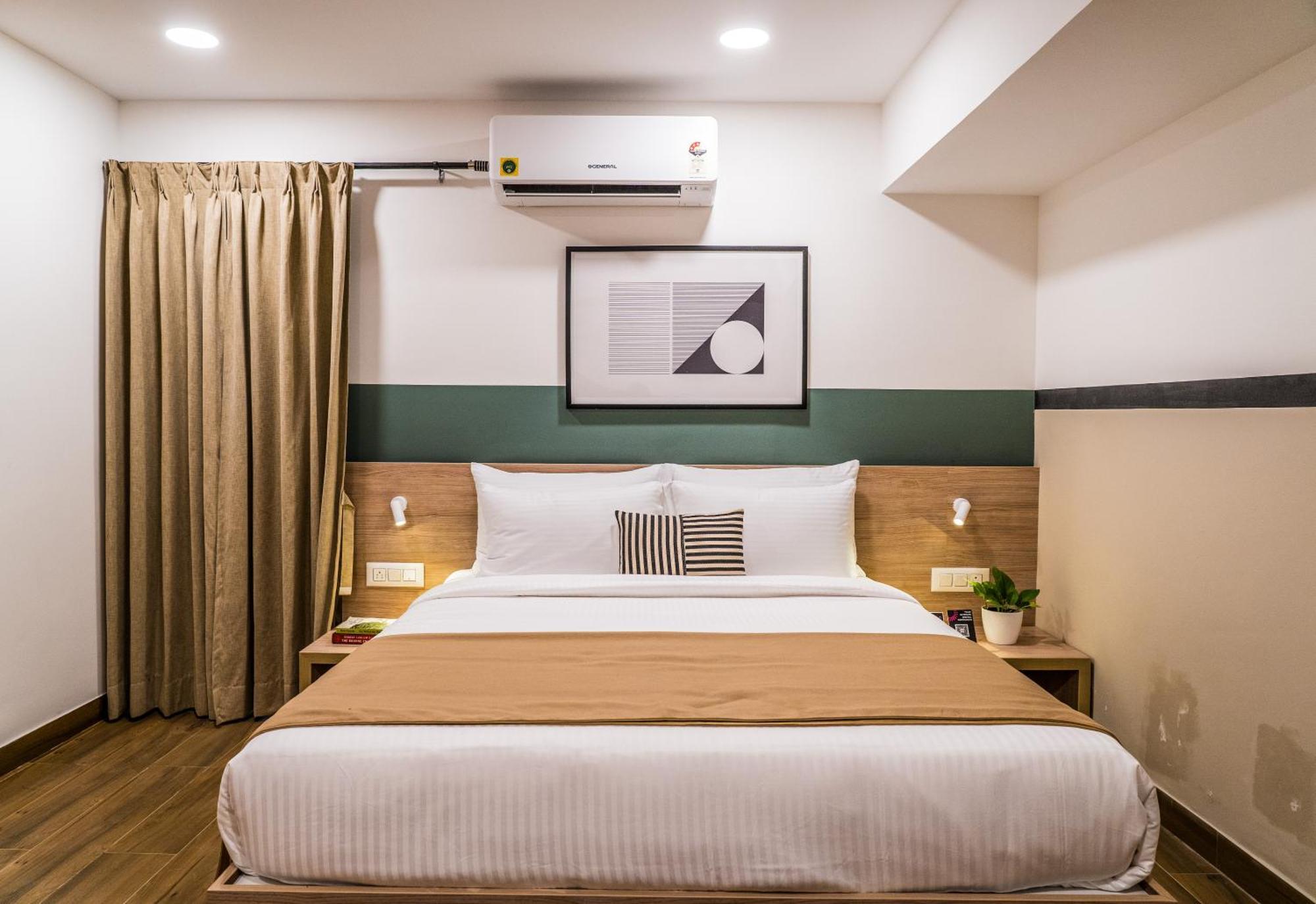 Olive Hotel Millers Road By Embassy Group Bangalore Exteriör bild