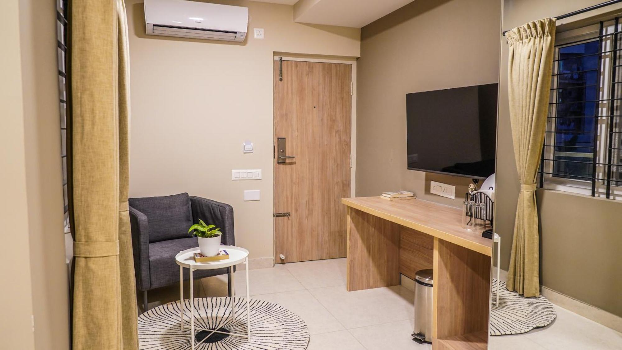Olive Hotel Millers Road By Embassy Group Bangalore Exteriör bild