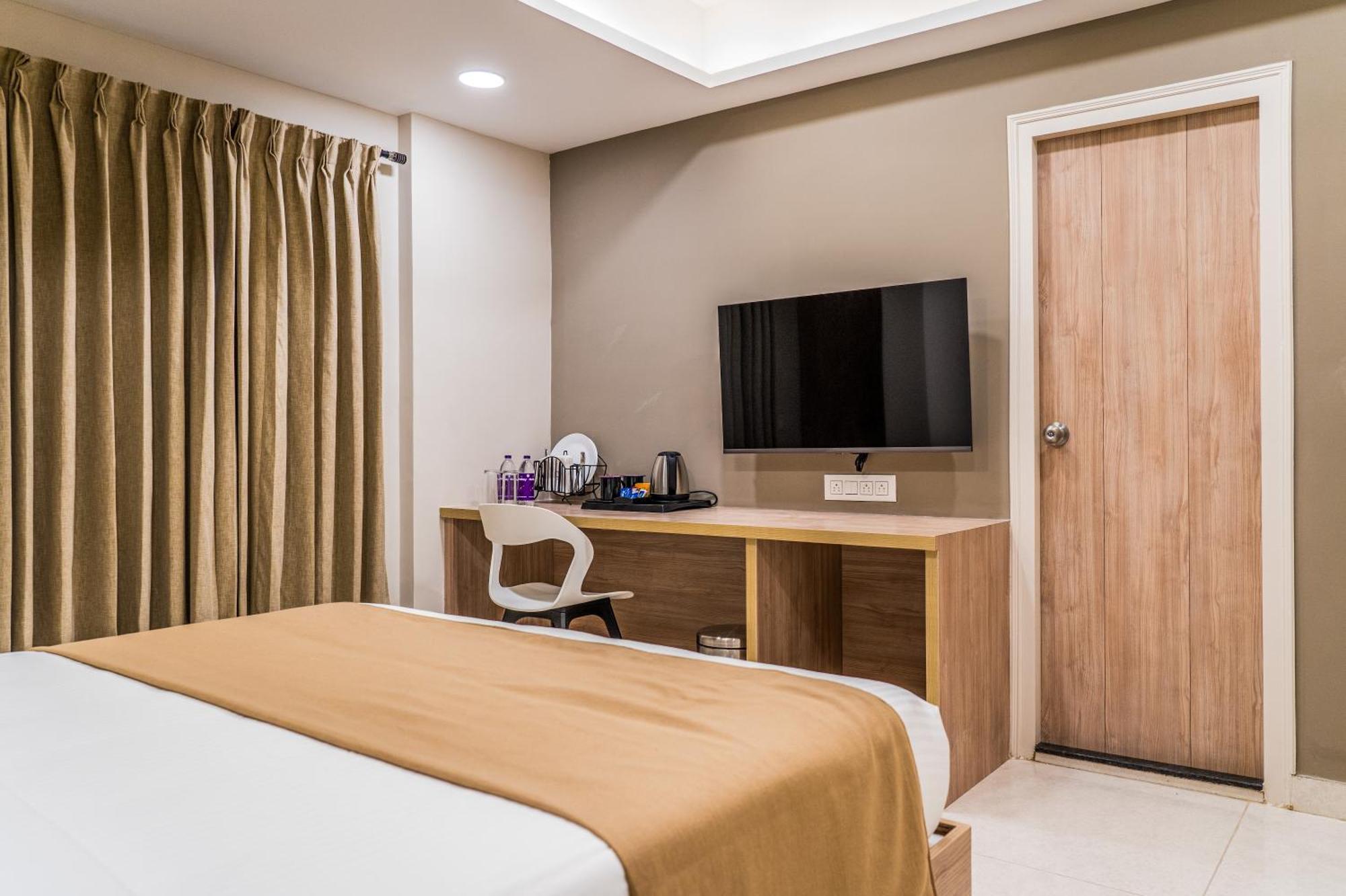 Olive Hotel Millers Road By Embassy Group Bangalore Exteriör bild