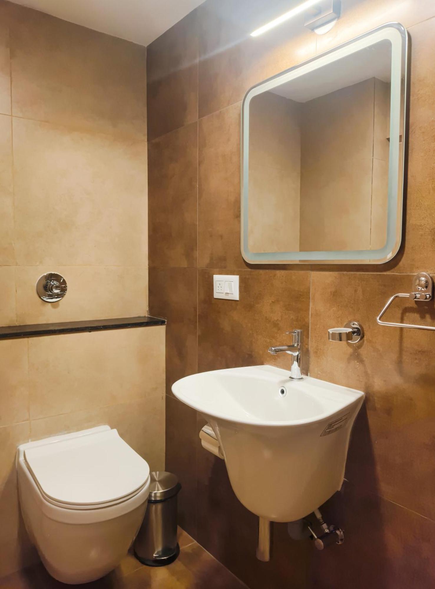 Olive Hotel Millers Road By Embassy Group Bangalore Exteriör bild