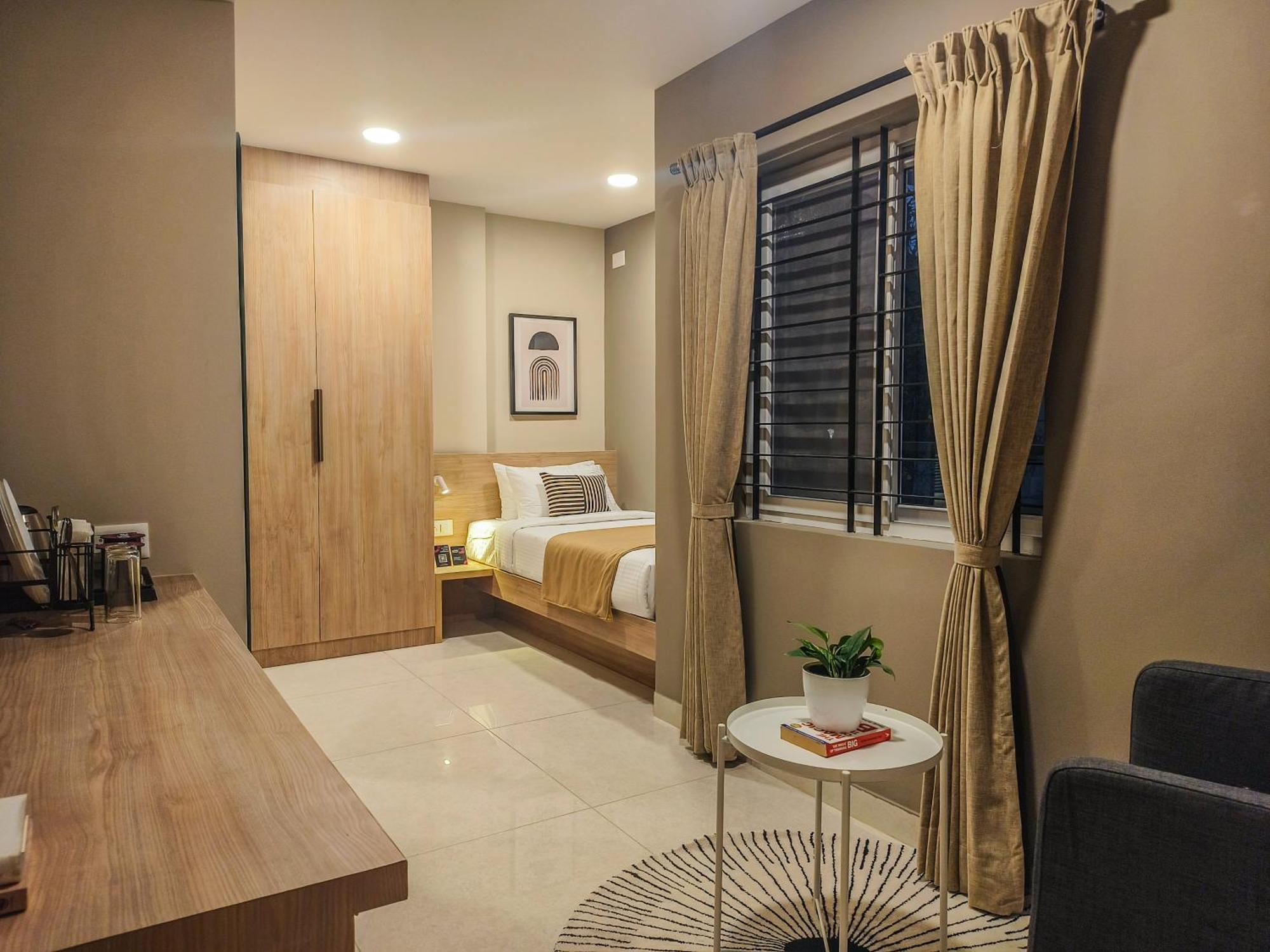 Olive Hotel Millers Road By Embassy Group Bangalore Exteriör bild